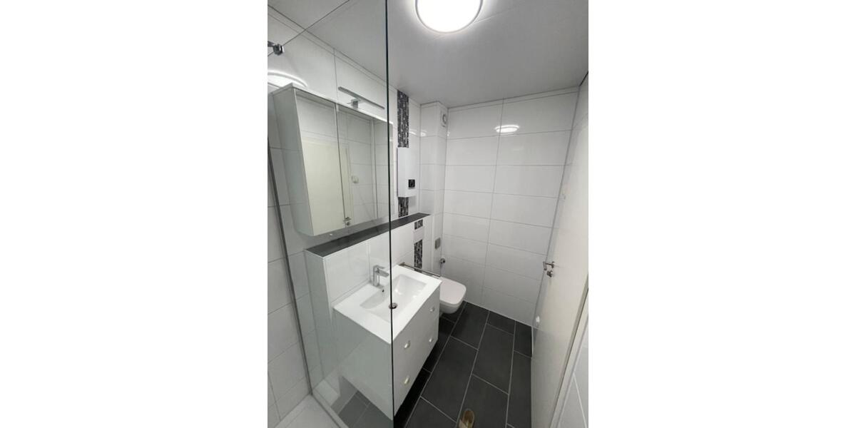 Dachgeschoßwohnung Heiligenhaus - 2 Zimmer, 42 m&sup2;, 410&euro; | Angebot:25418594