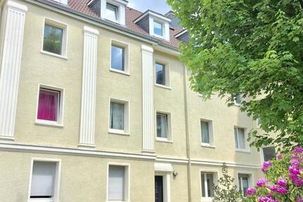 Frisch renovierte 2-Zi.-Whg. mit Tageslichtbad und Loggia