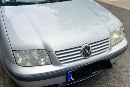 VW Bora 105.000 km 1.500 &euro; Essen 45143