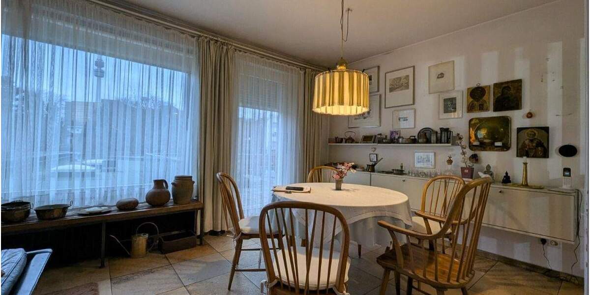 Nähe Westfalenpark *** Sehr solides Wohn- und Geschäftshaus *** 2 LL und 11 WE zimmer