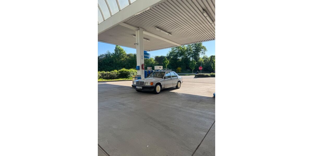 Mercedes-Benz 190 250.000 km 17.550 &euro; Essen 45149