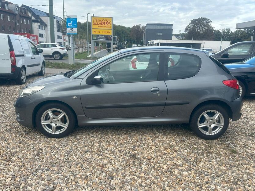 Peugeot 206 250.000 km 2.450 € Duisburg 47138