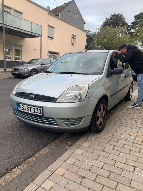 Ford Fiesta 190.000 km 550 € Remscheid 42859