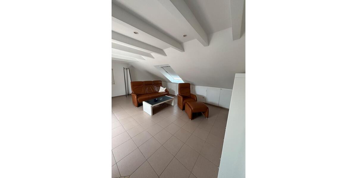 Dachgeschoßwohnung Essen Stadtbezirk VI - 1 Zimmer, 40 m&sup2;, 420&euro; | Angebot:26407189