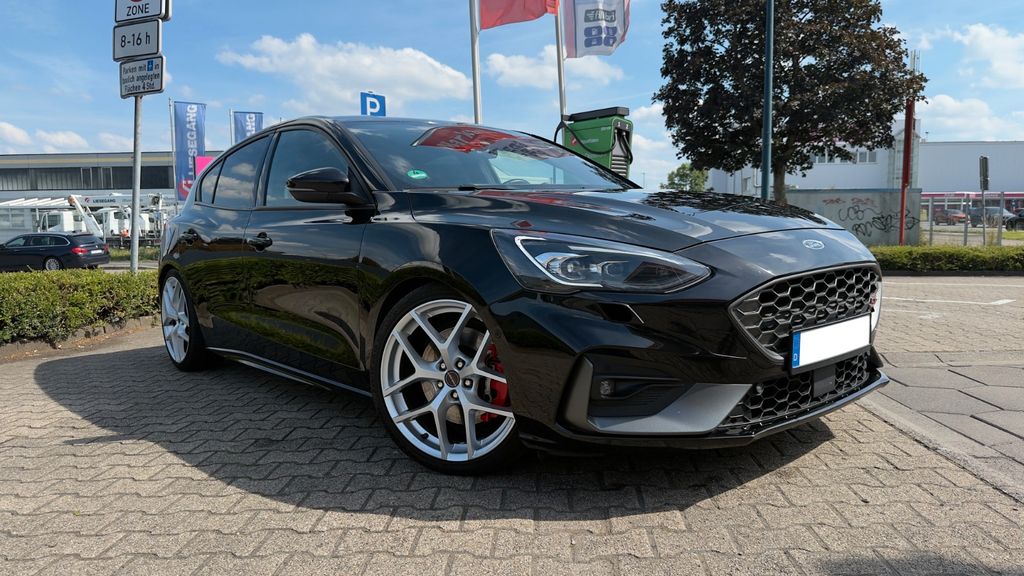 Ford Focus 159.000 km 15.700 &euro; Holzwickede 59439
