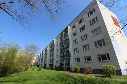 NACHMIETERSUCHE - 3 Zimmer mit Balkon