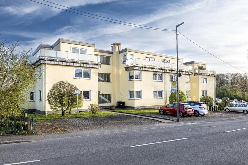 Modernisierte Wohnung mit Balkon & Stellplatz – Aprather Weg 5