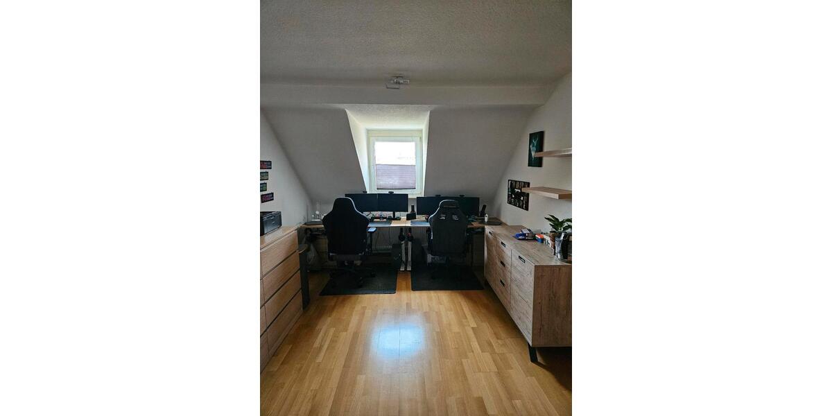 Dachgeschoßwohnung Gelsenkirchen Gelsenkirchen-Mitte - 2 Zimmer, 75 m&sup2;, 640&euro; | Angebot:26532677
