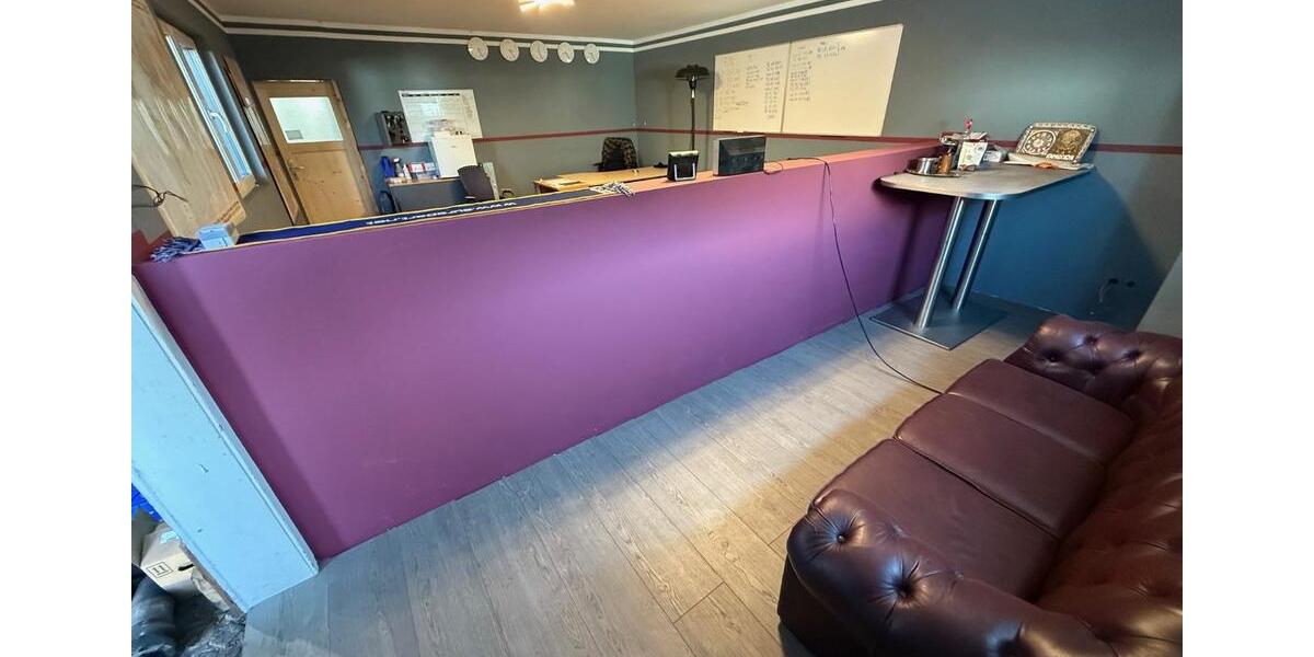 694 m² Lagerhalle mit Büro und Stellplätzen in zentraler Lage zimmer