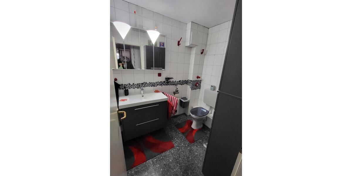 Großzügige DG-Wohnung in ruhiger Lage ohne Provision 4.5 zimmer