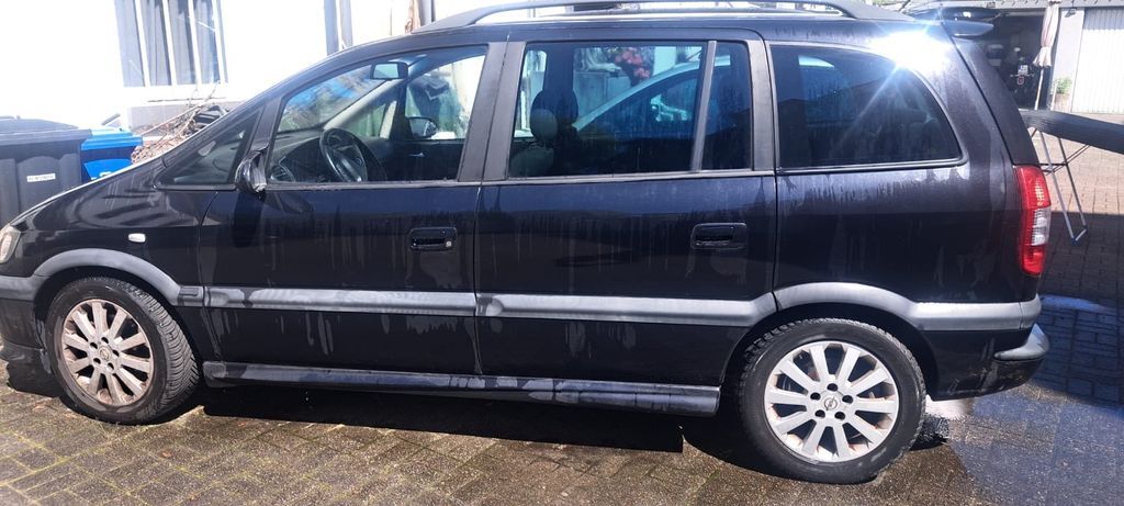 Opel Zafira 180.000 km 1.700 € Essen 45147