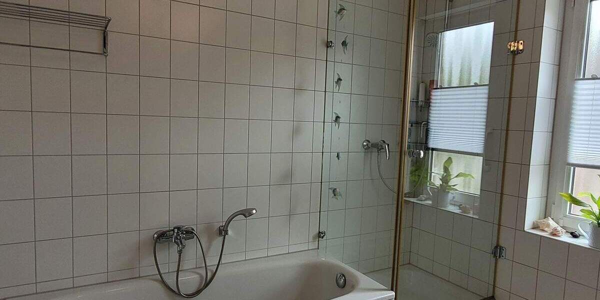 RESERVIERT! ..Alles zu Fuß zu erreichen, geräumiges Haus 4 zimmer