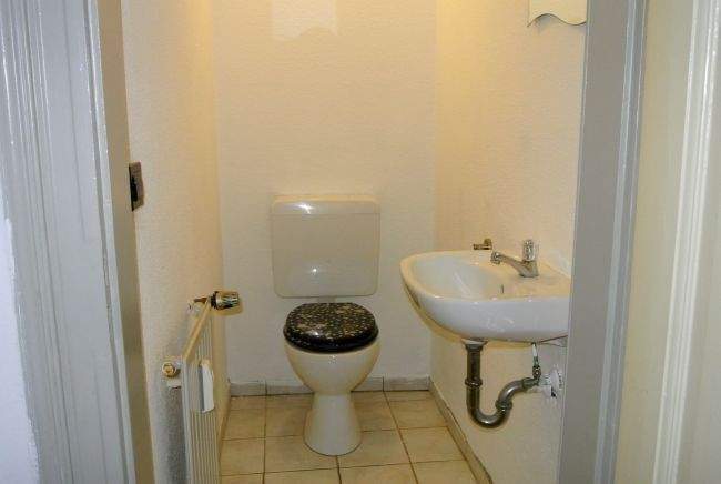 Im massiven beliebten Altbau werden Drei-Wohnungen zur Vermietung angeboten 3 zimmer