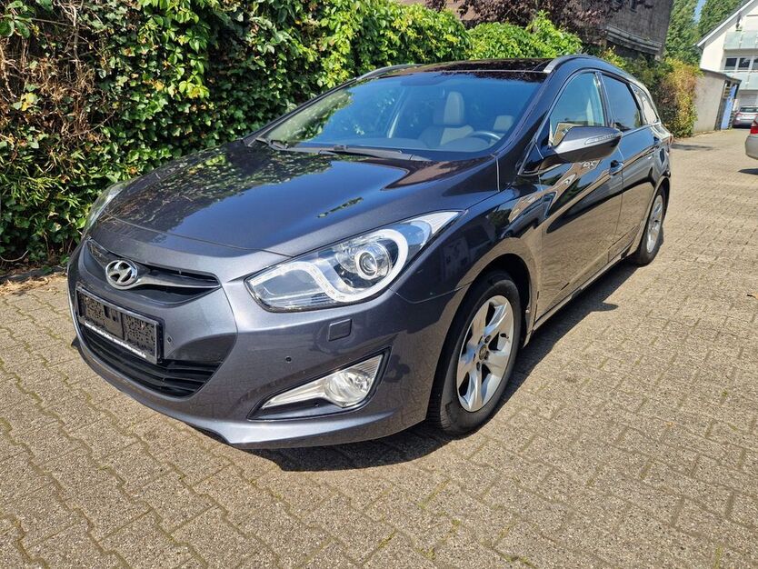Hyundai i40 116.093 km 8.490 € Oberhausen 46149