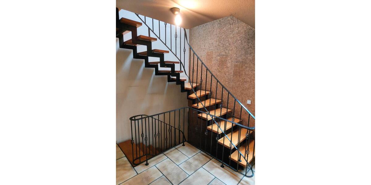 Einfamilienhaus mit Garten und Garage innenstadtnah 7 zimmer