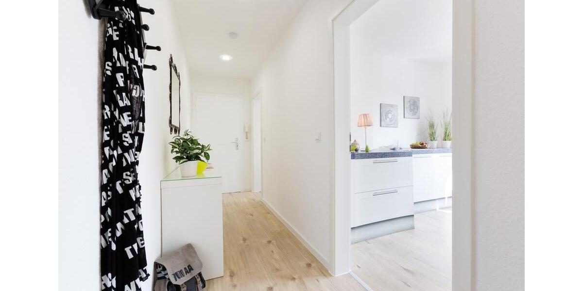 Top-sanierte Wohnung - einziehen und wohlfühlen - verkehrsberuhigte Lage - Tageslichtbad 2 zimmer