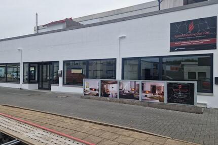 150m2 Büro Wellness Beauty Yoga Ausstellung Atelier Essen Kray UG zimmer