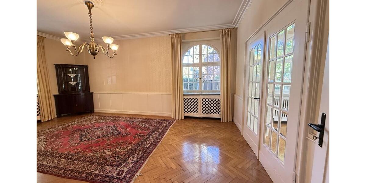 Villa Gelsenkirchen Buer - 12 Zimmer, 310 m&sup2;, 3.200&euro; | Angebot:22985202