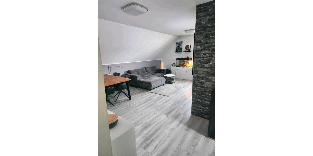 Dachgeschoßwohnung Dortmund Brackel - 3.5 Zimmer, 95 m&sup2;, 1.300&euro; | Angebot:26432429