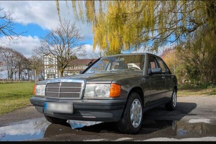Mercedes-Benz 190 147.000 km 7.900 &euro; Dortmund 44339