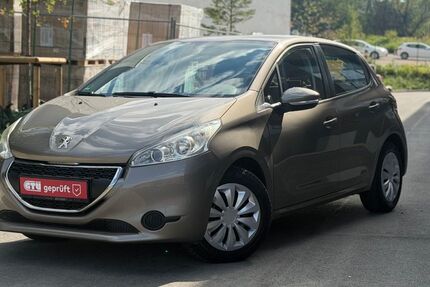 Peugeot 208 94.922 km 4.700 &euro; Essen 45145