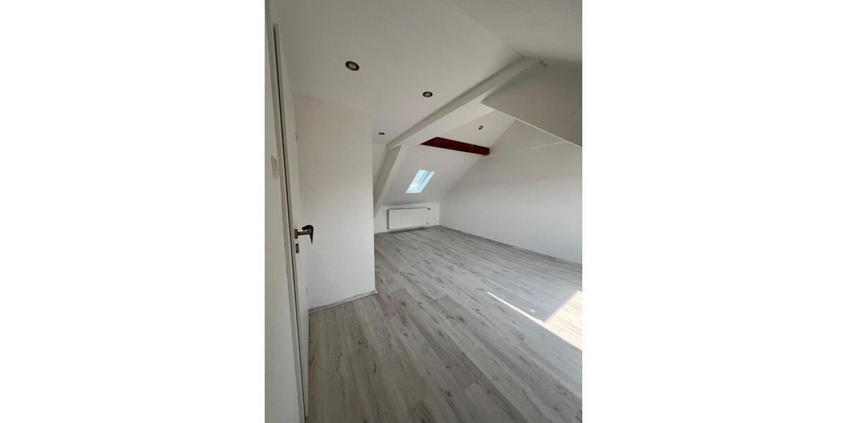 Dachgeschoßwohnung Oberhausen Rothebusch - 2 Zimmer, 37 m&sup2;, 530&euro; | Angebot:27618415