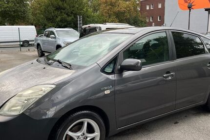 Toyota Prius 270.778 km 2.850 &euro; Oberhausen 46045