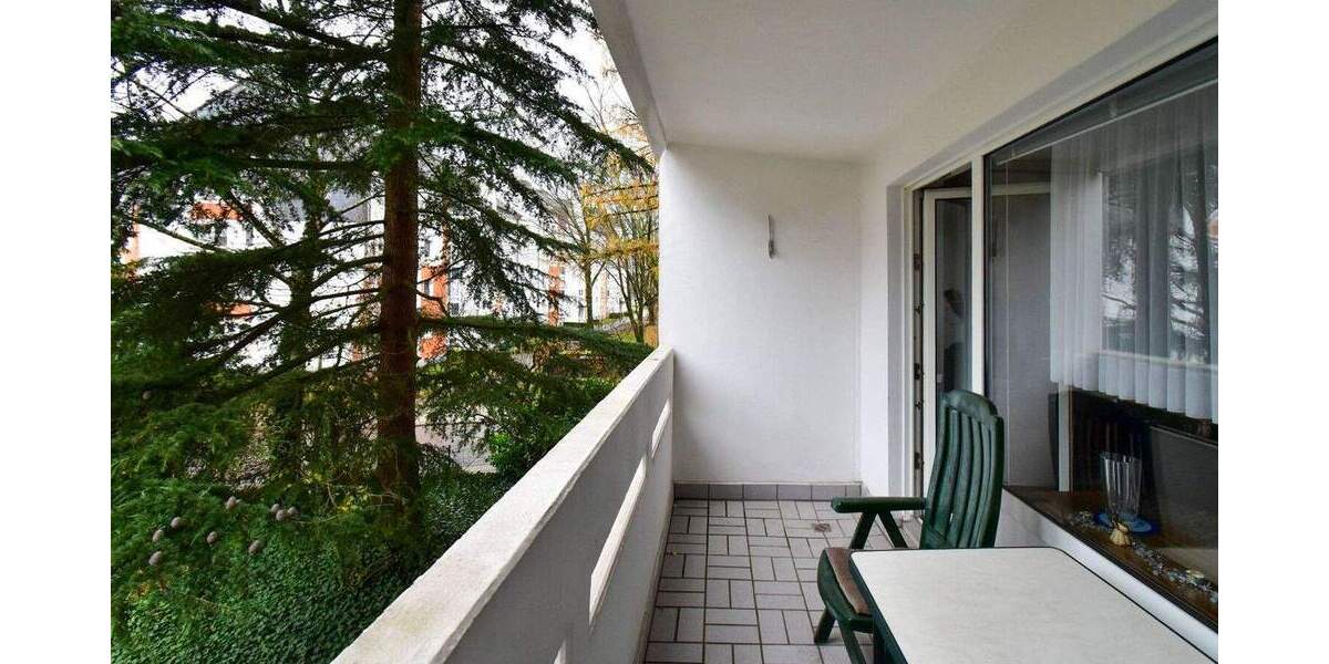 Leben und Leben lassen! Schöne, ruhige Wohnung mit Balkon und TG-Stellplatz 4 zimmer