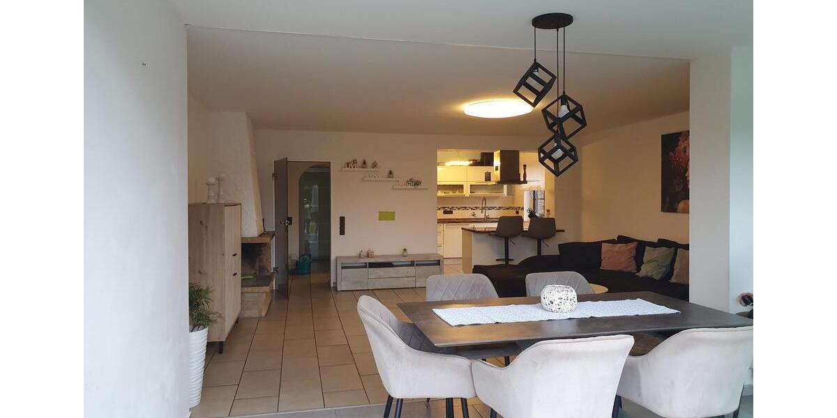 Doppelhaushälfte mal anders! Untere Etage zum Verkauf! 4.5 zimmer