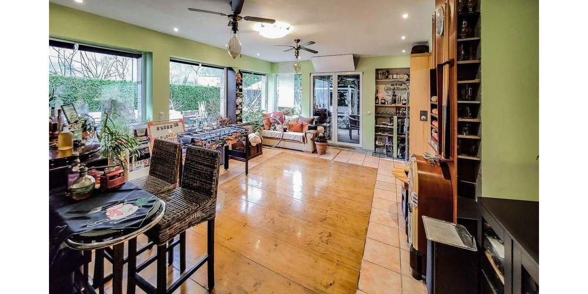 340m² - Photovoltaik - Ladesäule - Garage - Neue Heizung - Wintergarten 5 zimmer