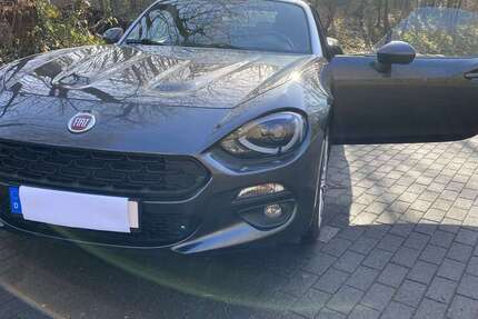 Fiat 124 Spider 51.000 km 16.450 &euro; Essen Kettwig 45219