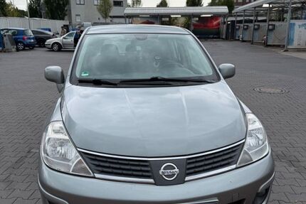 Nissan Tiida 187.050 km 3.200 &euro; Essen 45138