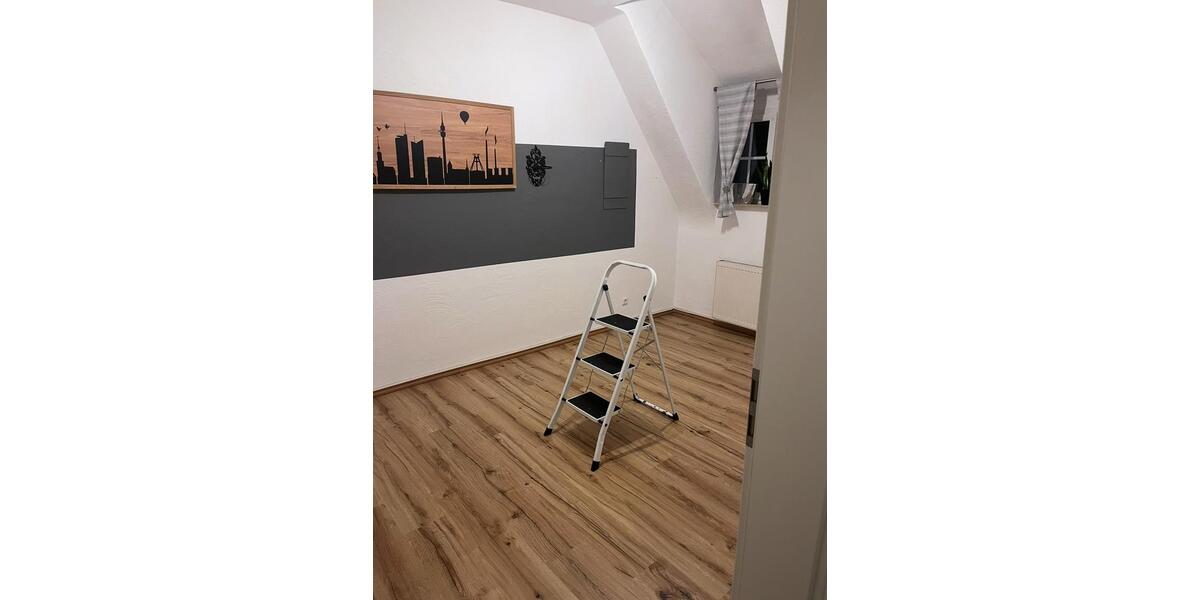 Reihenmittelhaus -modernisiert, gemütlich, mit Garten und Garagen 3.5 zimmer