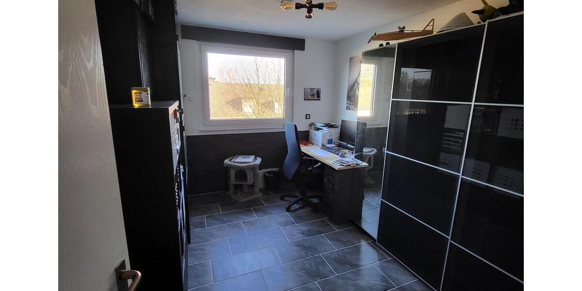 Großzügige DG-Wohnung in ruhiger Lage ohne Provision 4.5 zimmer