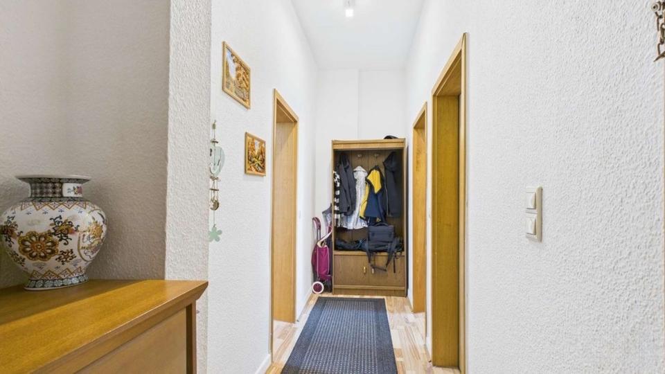 Gemütliche helle 2-Zimmer Wohnung mit Hobbyraum. Privatverkauf!