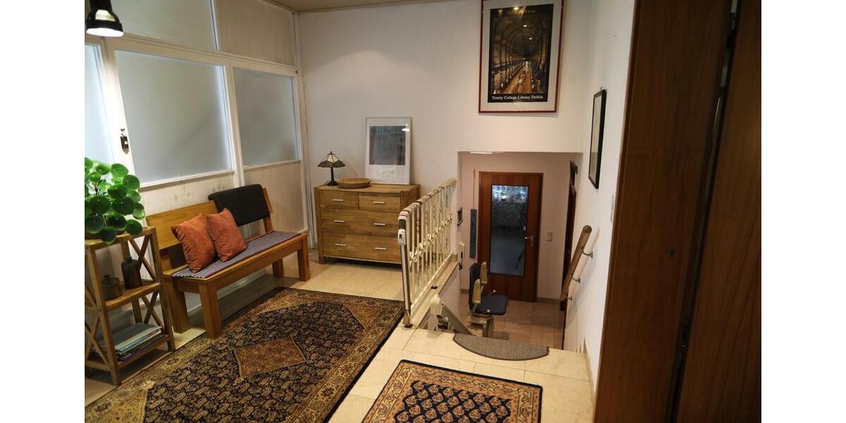 Haus zu verkaufen - 70er Jahre Bungalow am Haardrand 8 zimmer