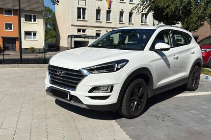 Hyundai TUCSON 107.000 km 15.900 &euro; Gelsenkirchen 45891