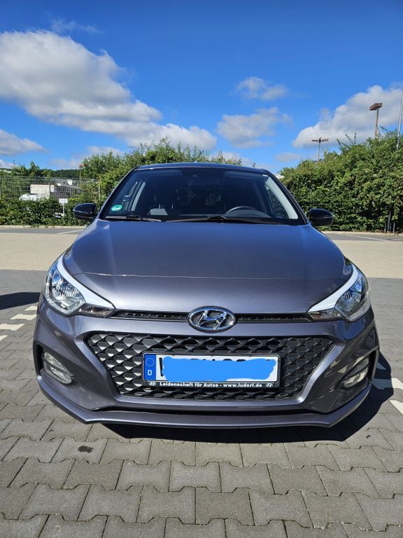 i20