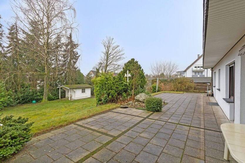 Großzügiges Einfamilienhaus mit ELW und tollem Grundstück in Tönisheide
