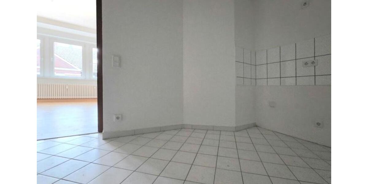 Urbane Dachgeschoss-Romantik! Helles Single-Refugium in Essen-Kray: 2,5 ZW, renoviert-bezugsfertig 2 zimmer