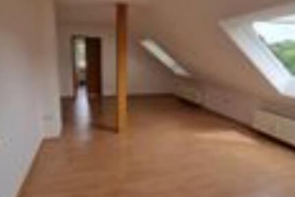 DG Wohnung im ruhigem + gepflegten Haus in grüner Lage + EBK 2 zimmer