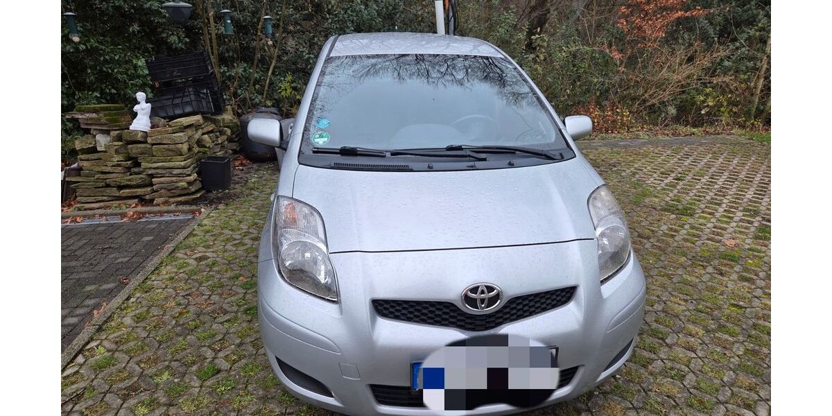 Toyota Yaris 114.000 km 5.200 &euro; Velbert 42551