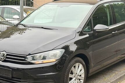 VW Touran 173.000 km 13.990 € Castrop-Rauxel 44577