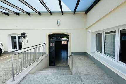 Büro in Landau 2.270 € 267.3 m²
