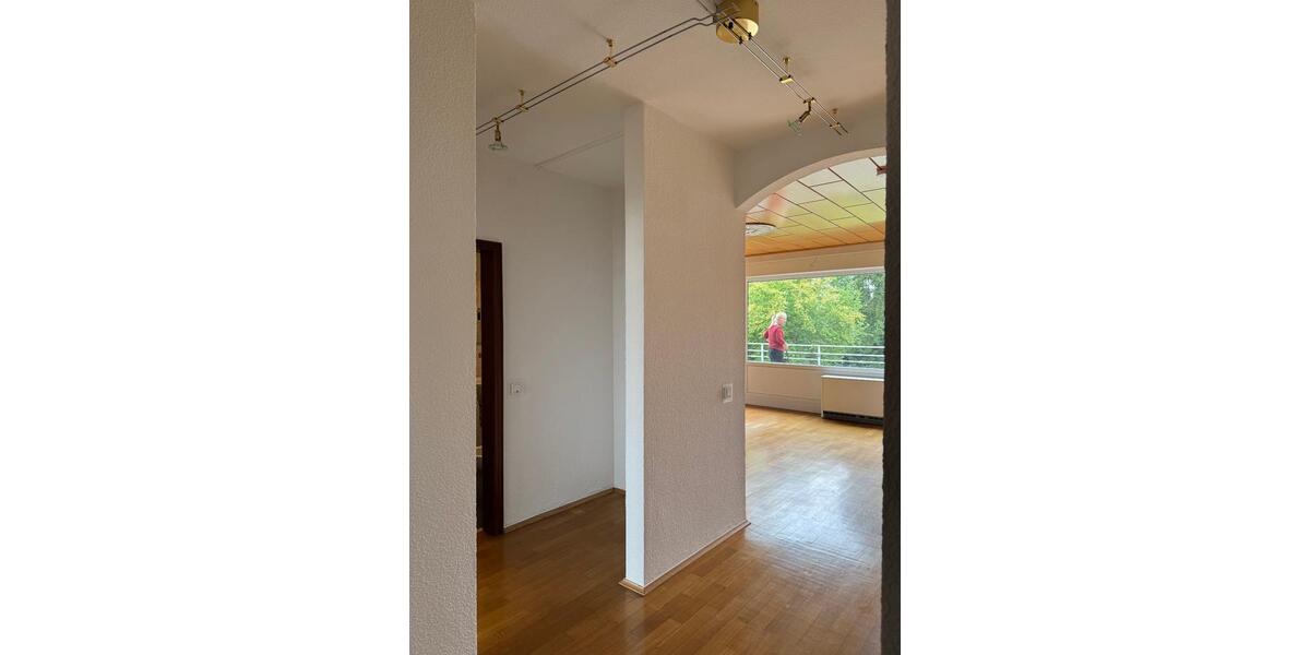 Helle Wohnung mit Balkon und Einbauküche in Mülheim a. d. Ruhr zimmer