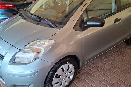 Toyota Yaris 82.900 km 5.750 &euro; Wülfrath 42489