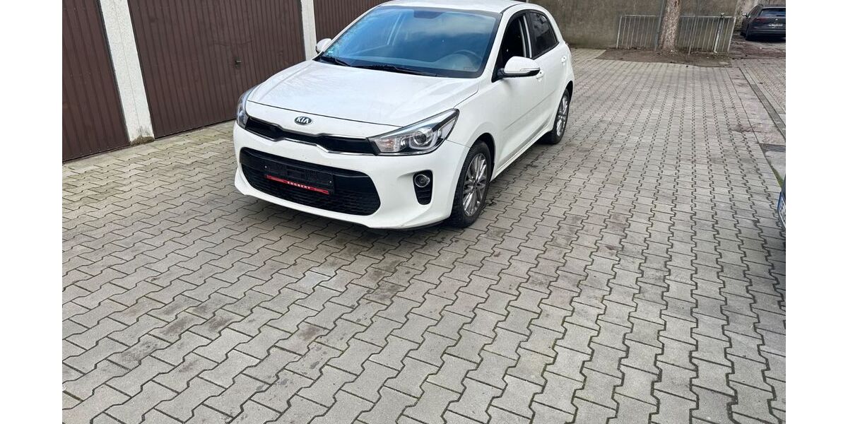 Kia Rio 51.000 km 10.100 &euro; Gelsenkirchen 45894
