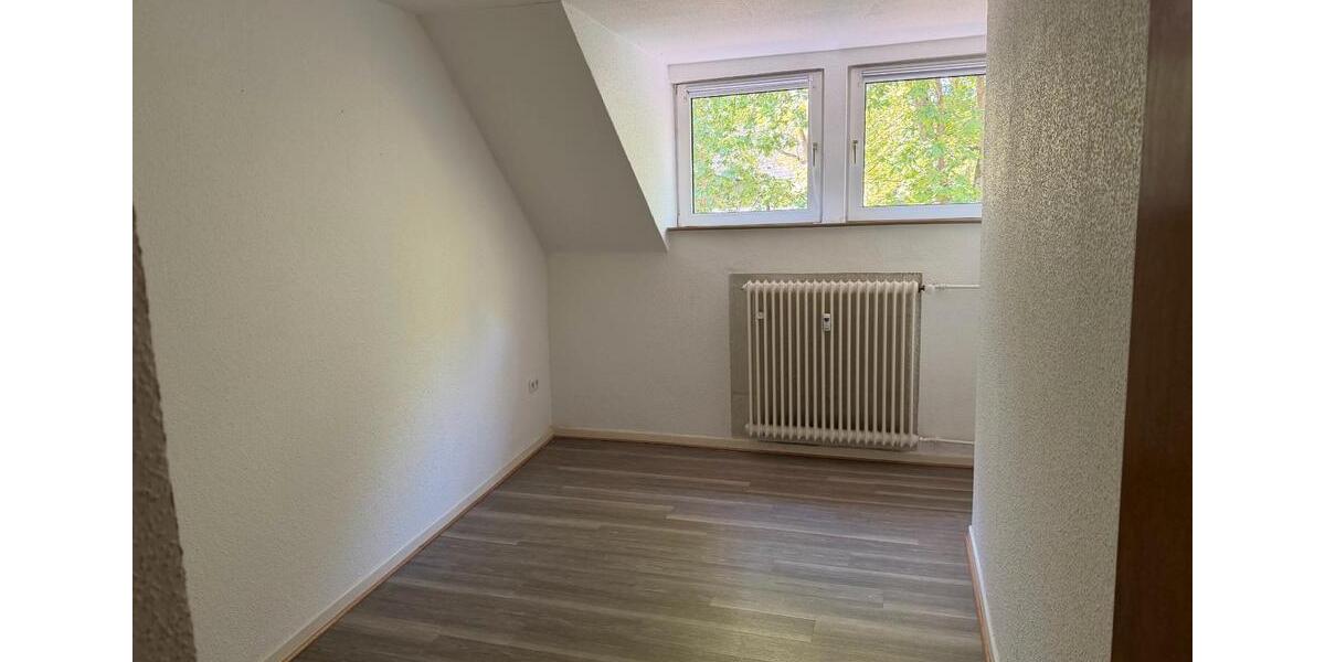 Dachgeschoßwohnung Gelsenkirchen Gelsenkirchen-Mitte - 3.5 Zimmer, 75 m&sup2;, 650&euro; | Angebot:26539741