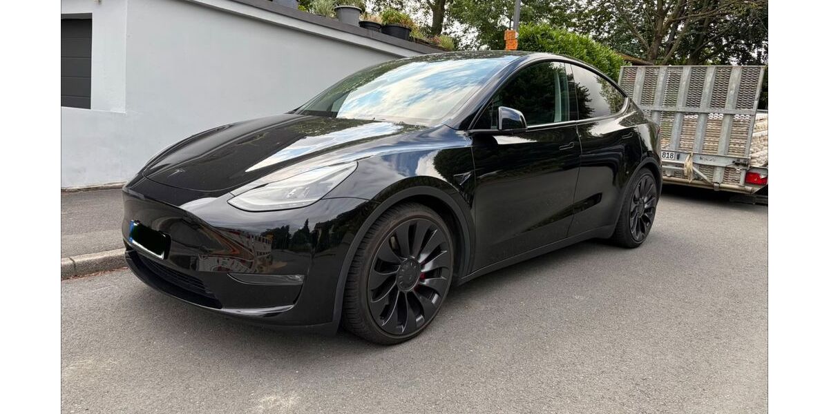 Tesla Model Y 59.985 km 36.850 &euro; Wuppertal 42119