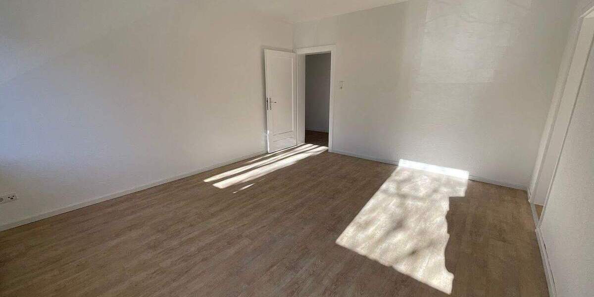 Zimmer Wuppertal Barmen - 4 Zimmer, 94 m&sup2;, 759&euro; | Angebot:25701008